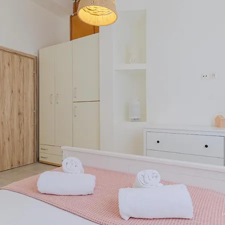 Primrose Maisonette With Private Green Garden 度假居 尼尔斯吉尼