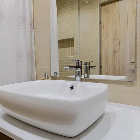 Primrose Maisonette With Private Green Garden 度假居 *